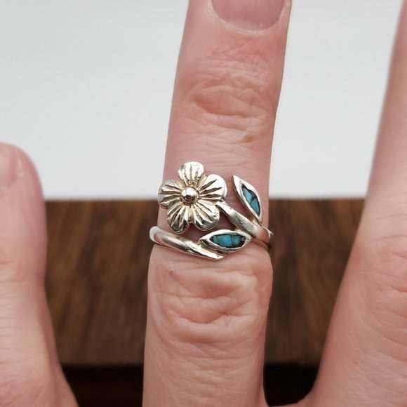 Size 5.25 925 Sterling Silver Flower With Turquoise Chips Ring - Picture 1 of 8